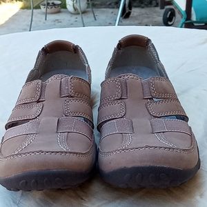 Shoes,Clarks, U S size 2 beige